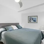 Holiday Central, Tasman Towers Unit 2, 3 Munster Street,
