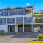 Coastal Vibes At Lighthouse - Beachfront Apartment