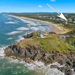 Coastal Vibes At Lighthouse - Beachfront Apartment
