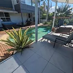 Phoenix Oasis, Family And Pet Friendly, With Private Pool And Spa