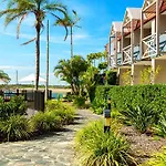 Comfort Resort Waters Edge