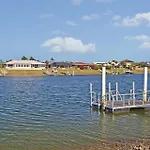 Dolphins 2 7 Commodore Crescent