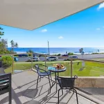 6 58 Pacific Drive - Beachfront Modern Apartment