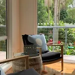 Omanu - Family Home With Pool