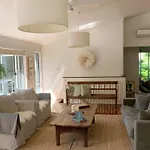 Omanu - Family Home With Pool