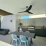 Luxury In Lighthouse Beach