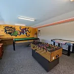 Ozzie Pozzie Backpackers