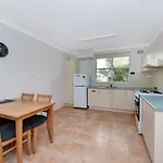 Oxley Cove Holiday Apartment