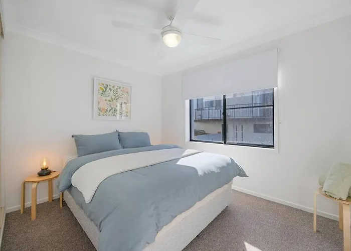 Coastal Vibes At Lighthouse - Beachfront Apartment