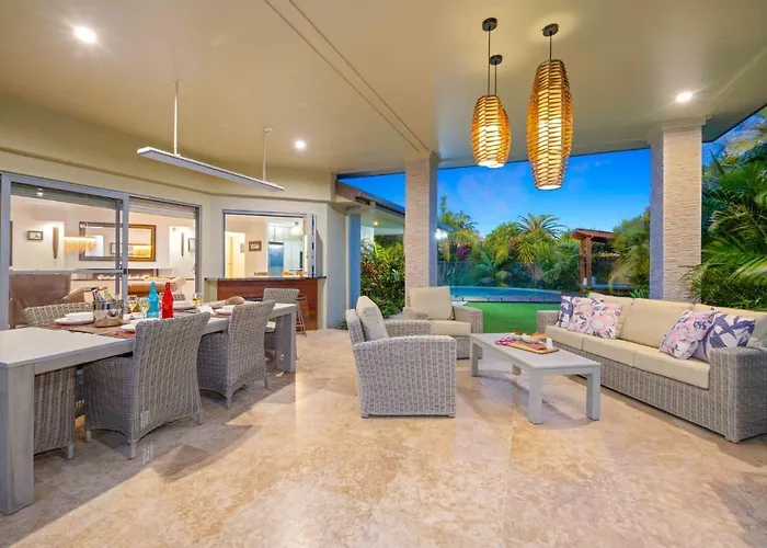 Riverside Breeze - Luxury Family Retreat With Pool