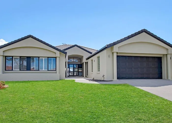Floating On The Canals - 80 Commodore Cres
