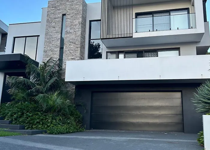 Luxury In Lighthouse Beach