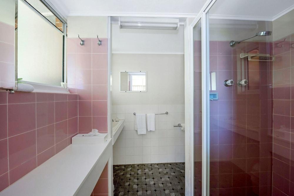 Ocean Breeze Motel 3*