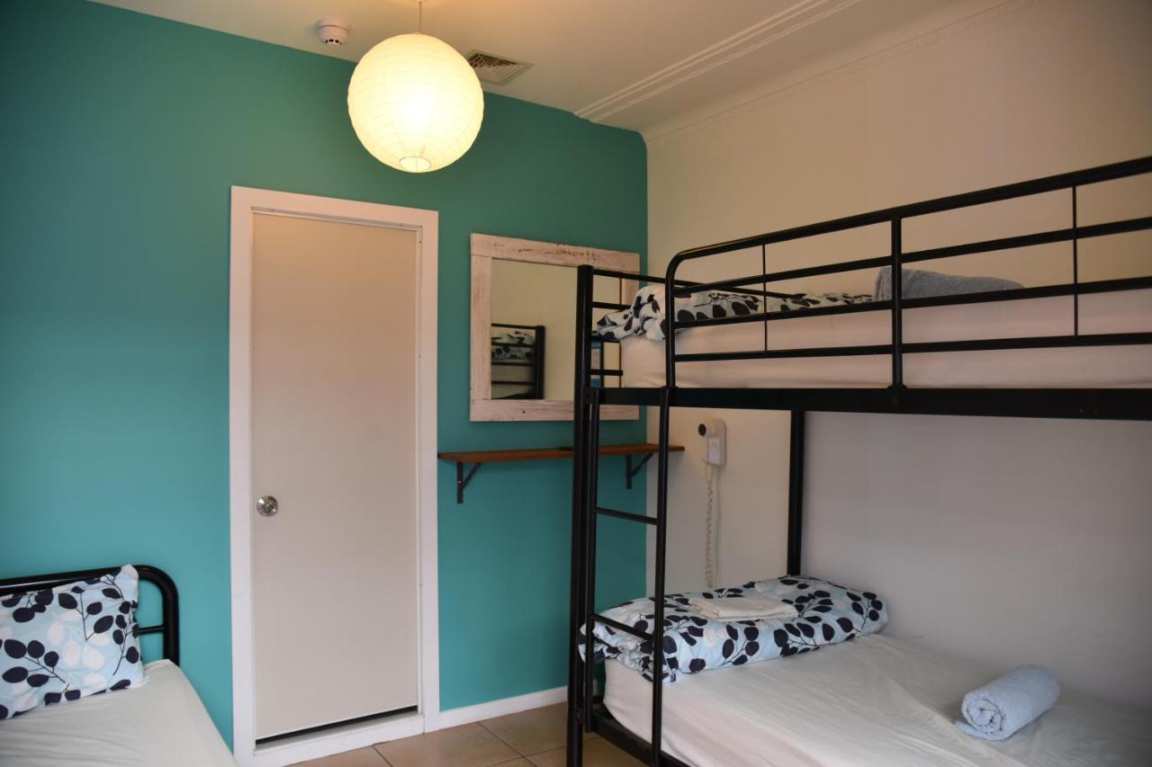 Hostel Ozzie Pozzie Backpackers - Yha Port Macquarie