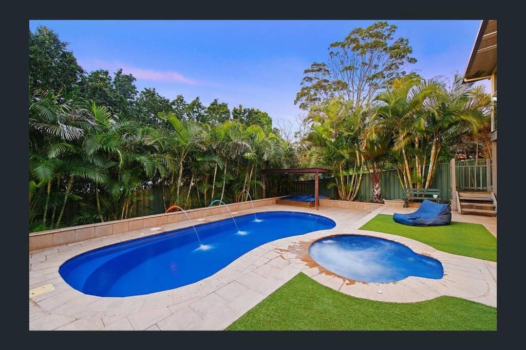 Harrys @ Shelly - Family With Pool Holiday home