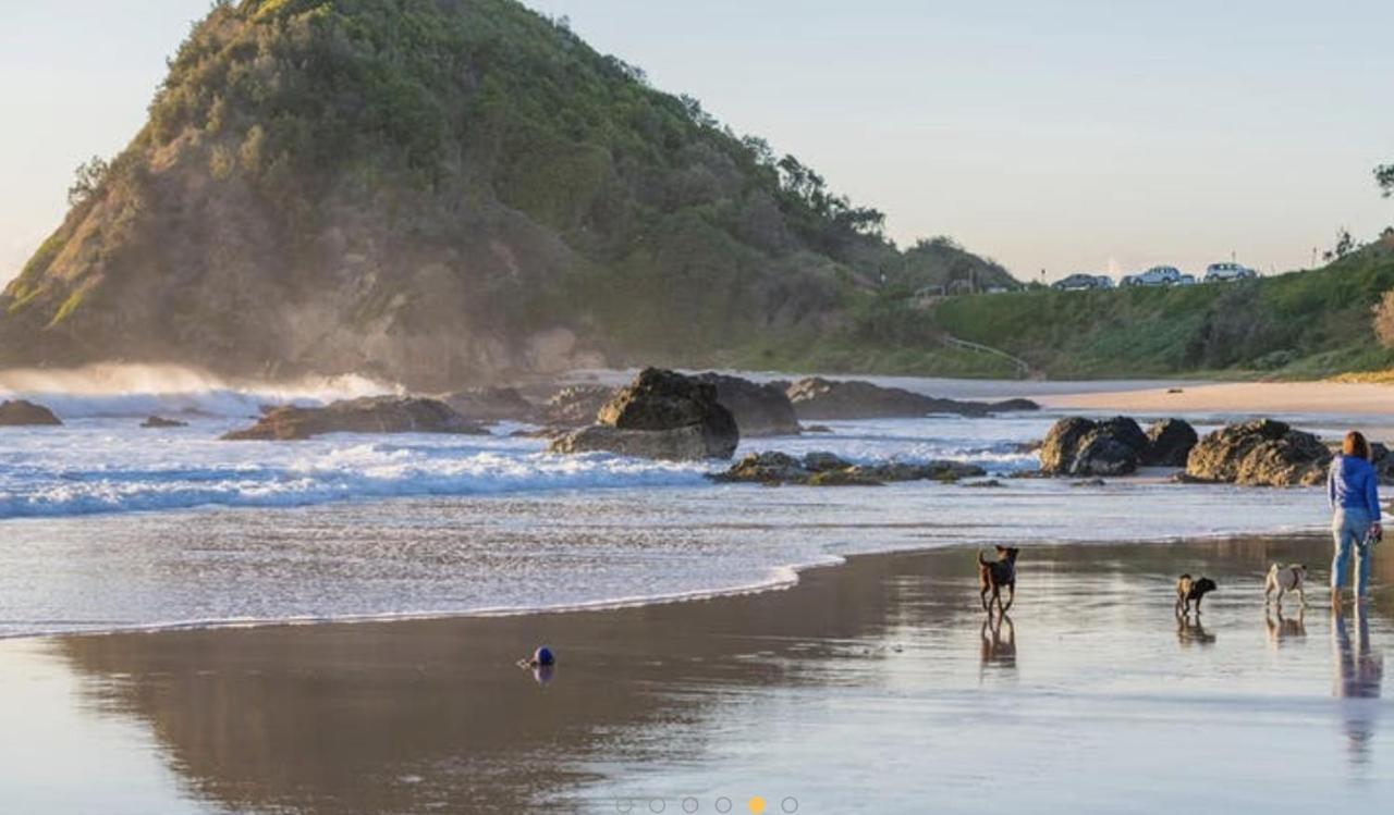 Sunnyside Retreat: Beachside Haven With Ocean Sounds * Port Macquarie