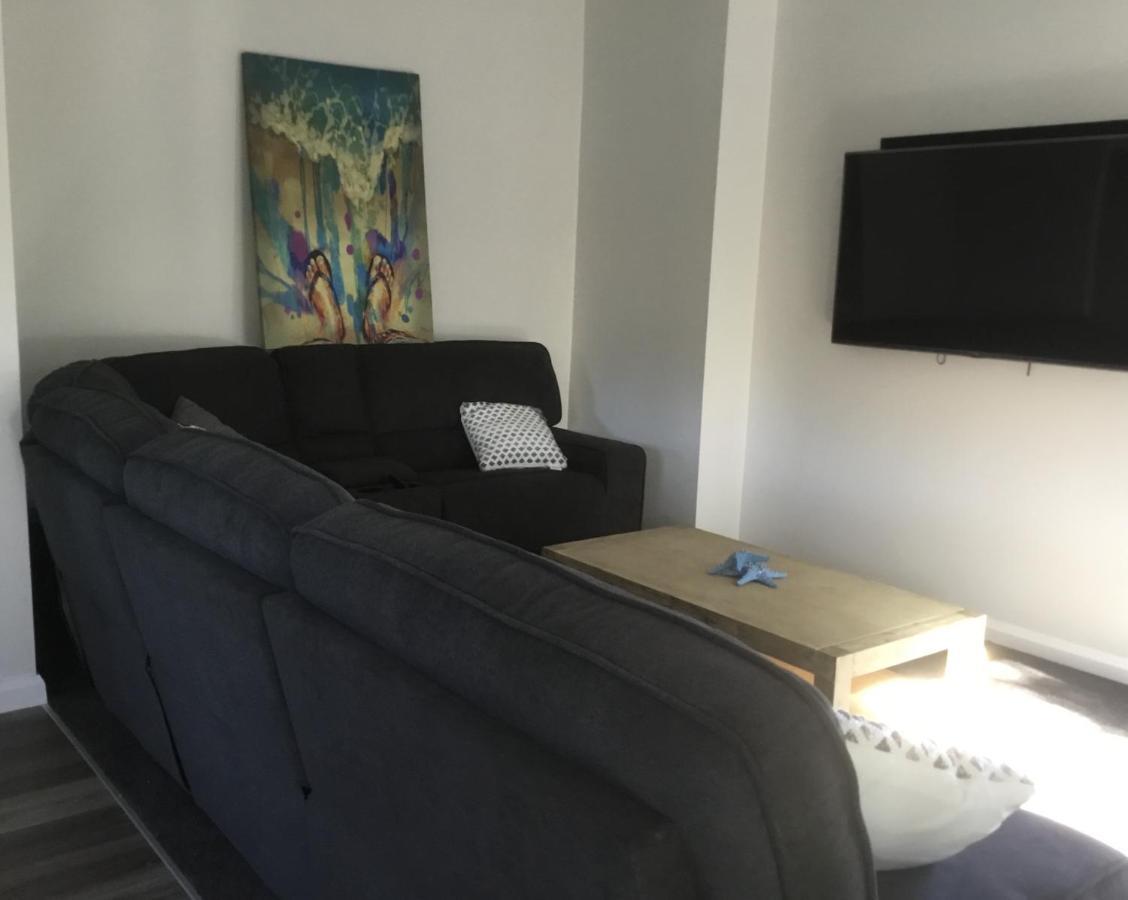 Holiday home Sunnyside Retreat: Beachside Haven With Ocean Sounds *