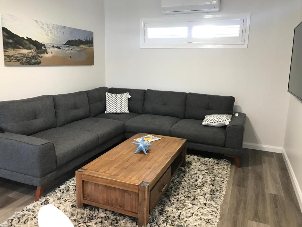 Sunnyside Retreat: Beachside Haven With Ocean Sounds *
