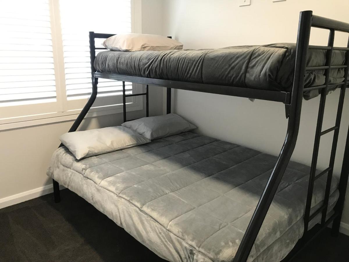 Sunnyside Retreat: Beachside Haven With Ocean Sounds Holiday home Port Macquarie