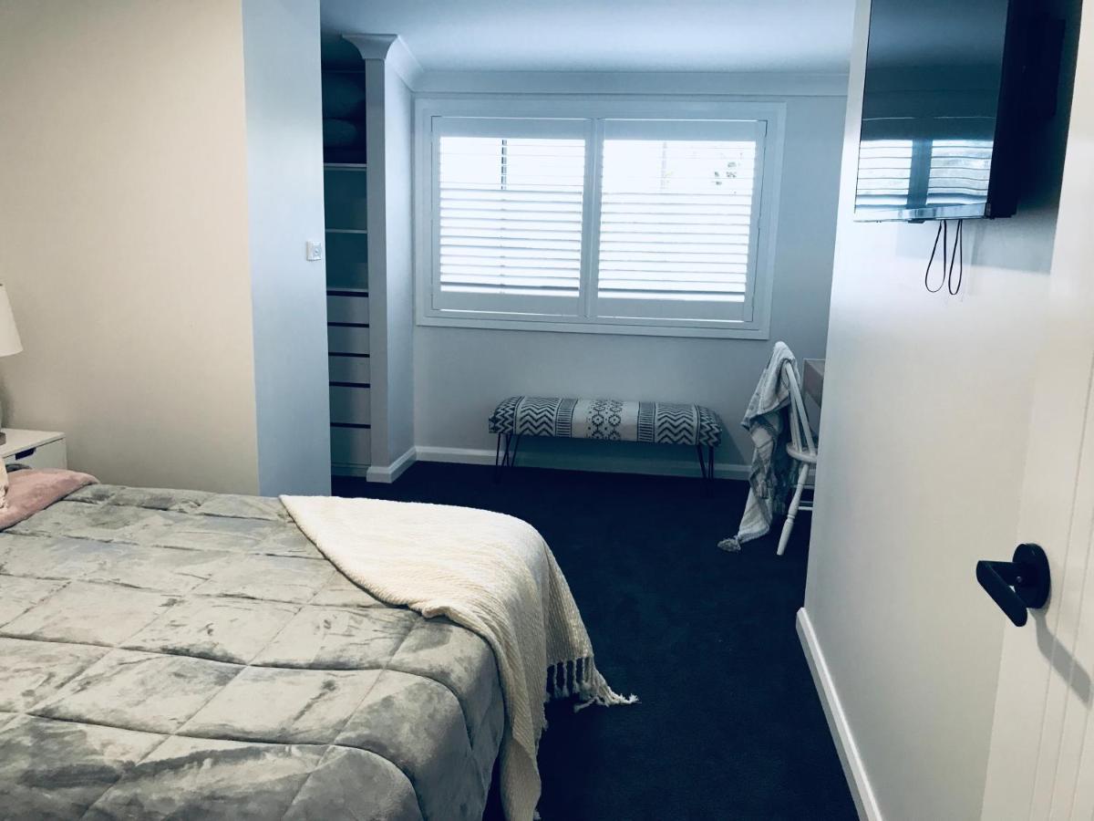 Holiday home Sunnyside Retreat: Beachside Haven With Ocean Sounds *