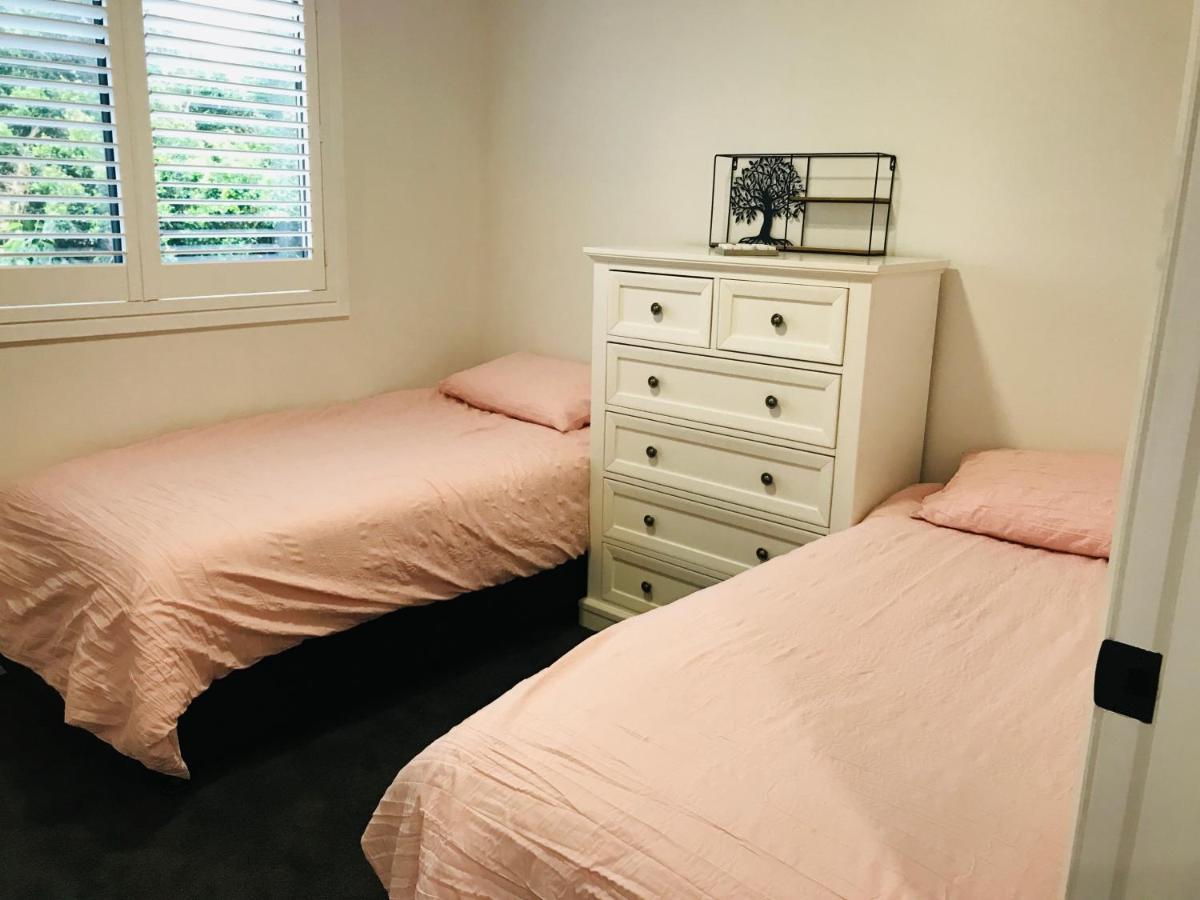 Sunnyside Retreat: Beachside Haven With Ocean Sounds Holiday home Port Macquarie