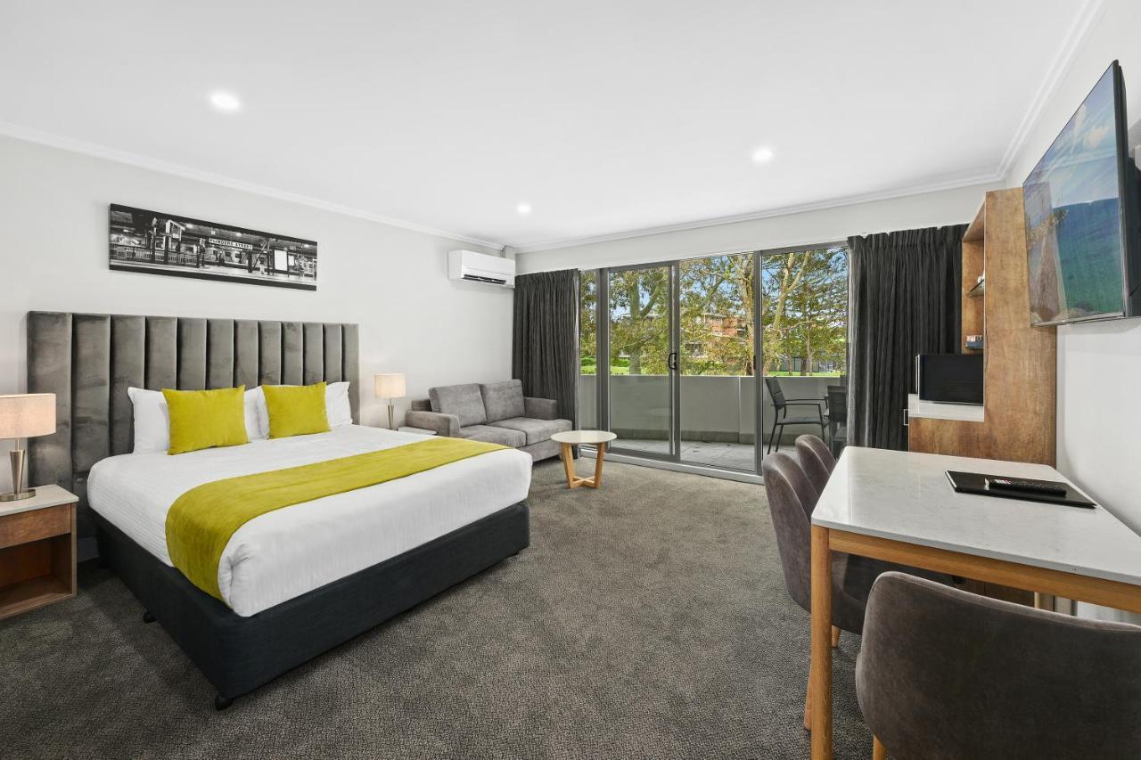 Palm Court Motor Port Macquarie