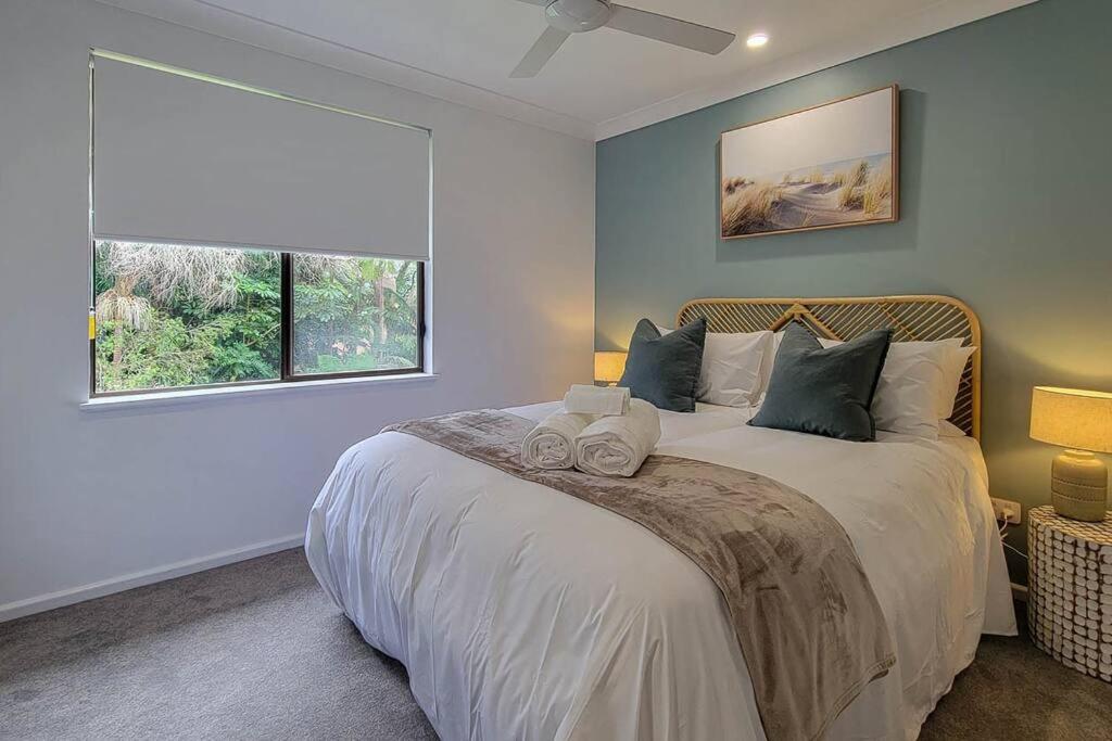 Coastal 3-bedroom Close By The Holiday home *