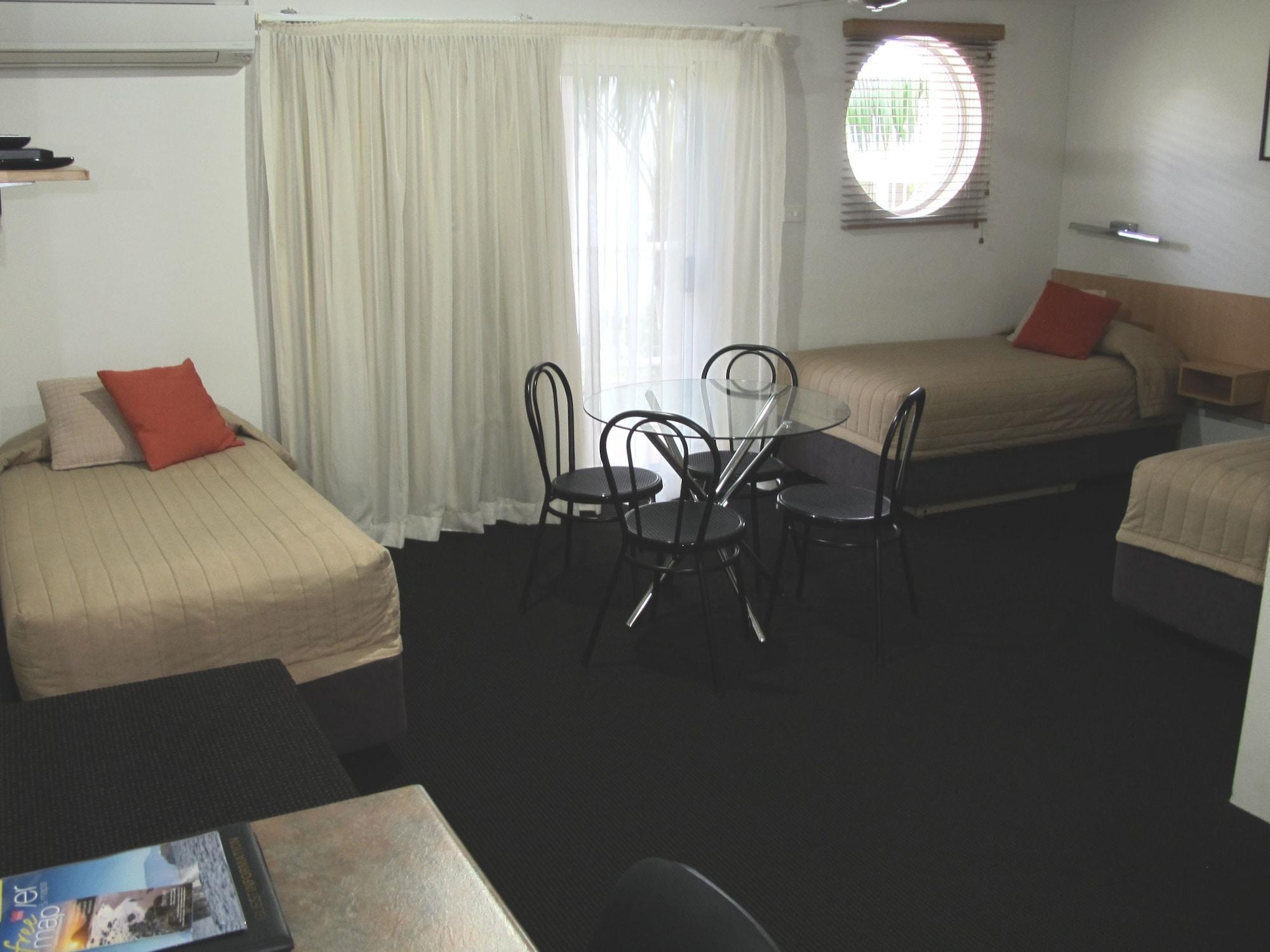 Aston Hill Motor Motel