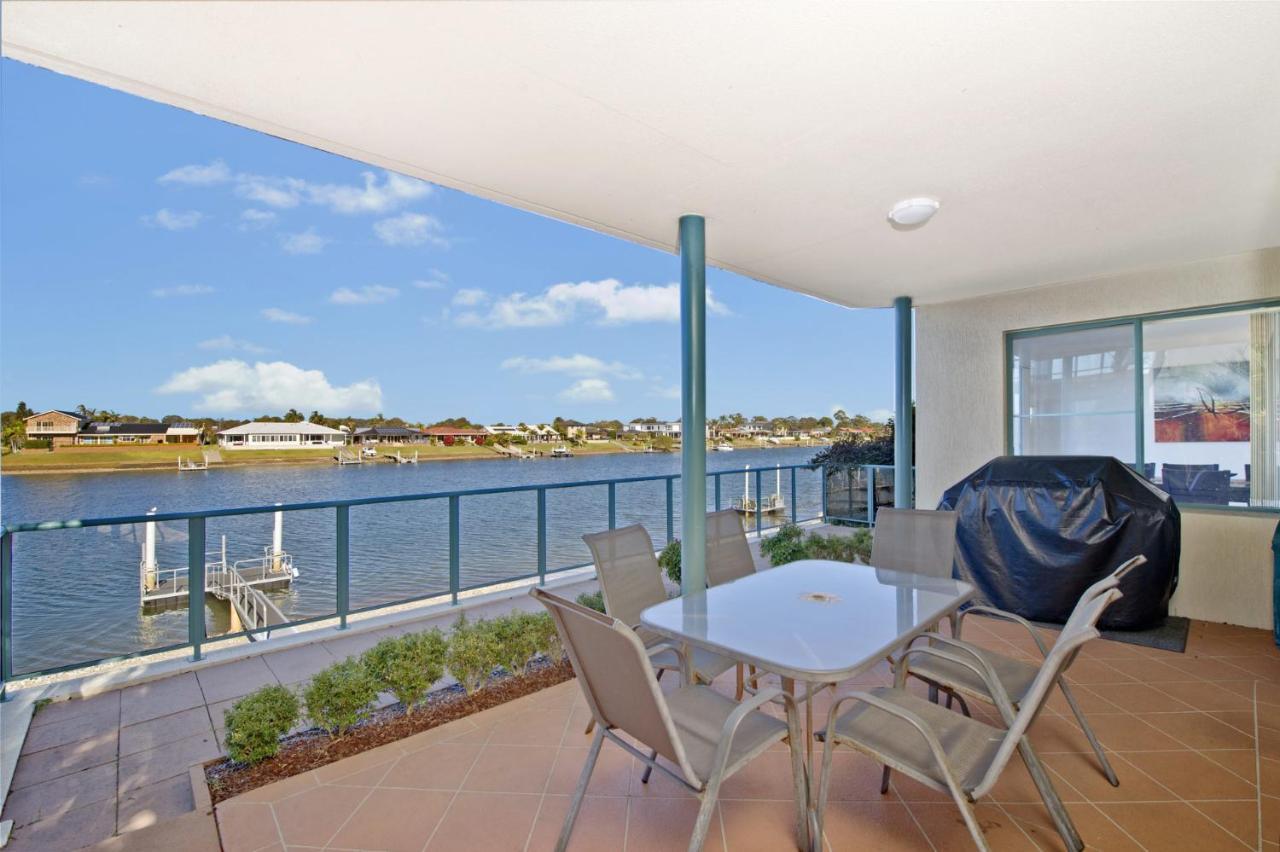 Dolphins 2 7 Commodore Crescent *