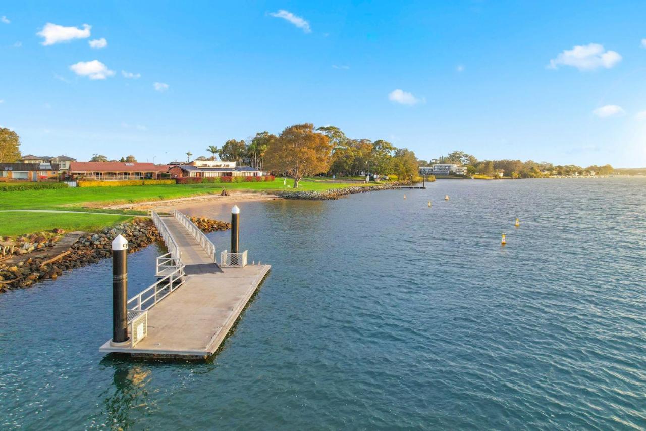 Holiday home Riverside Breeze - Luxury Family Retreat With Pool *