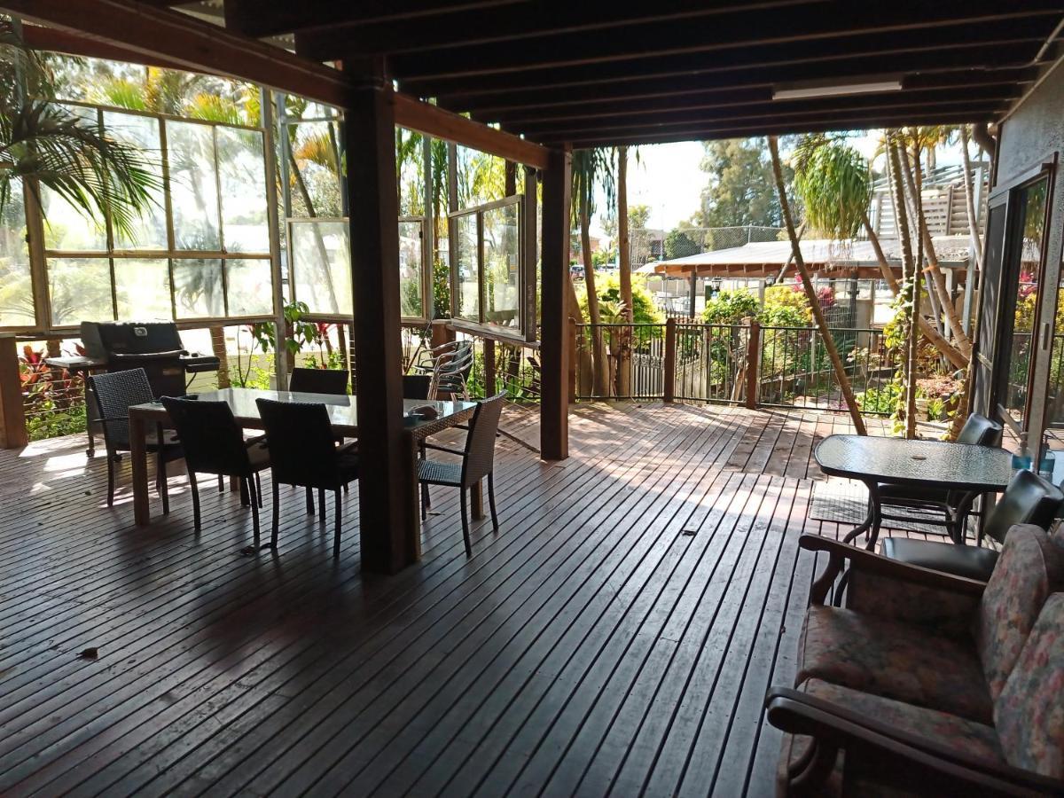 T's & 3* Port Macquarie