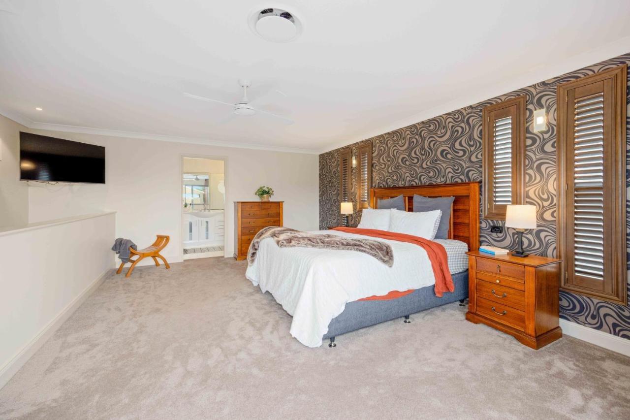Holiday home Riverside Breeze - Luxury Family Retreat With Pool *