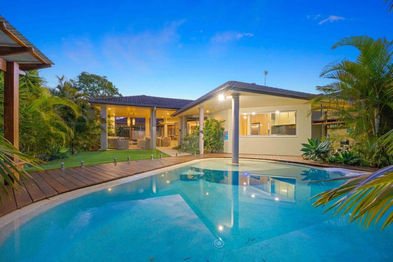 Riverside Breeze - Luxury Family Retreat With Pool Port Macquarie
