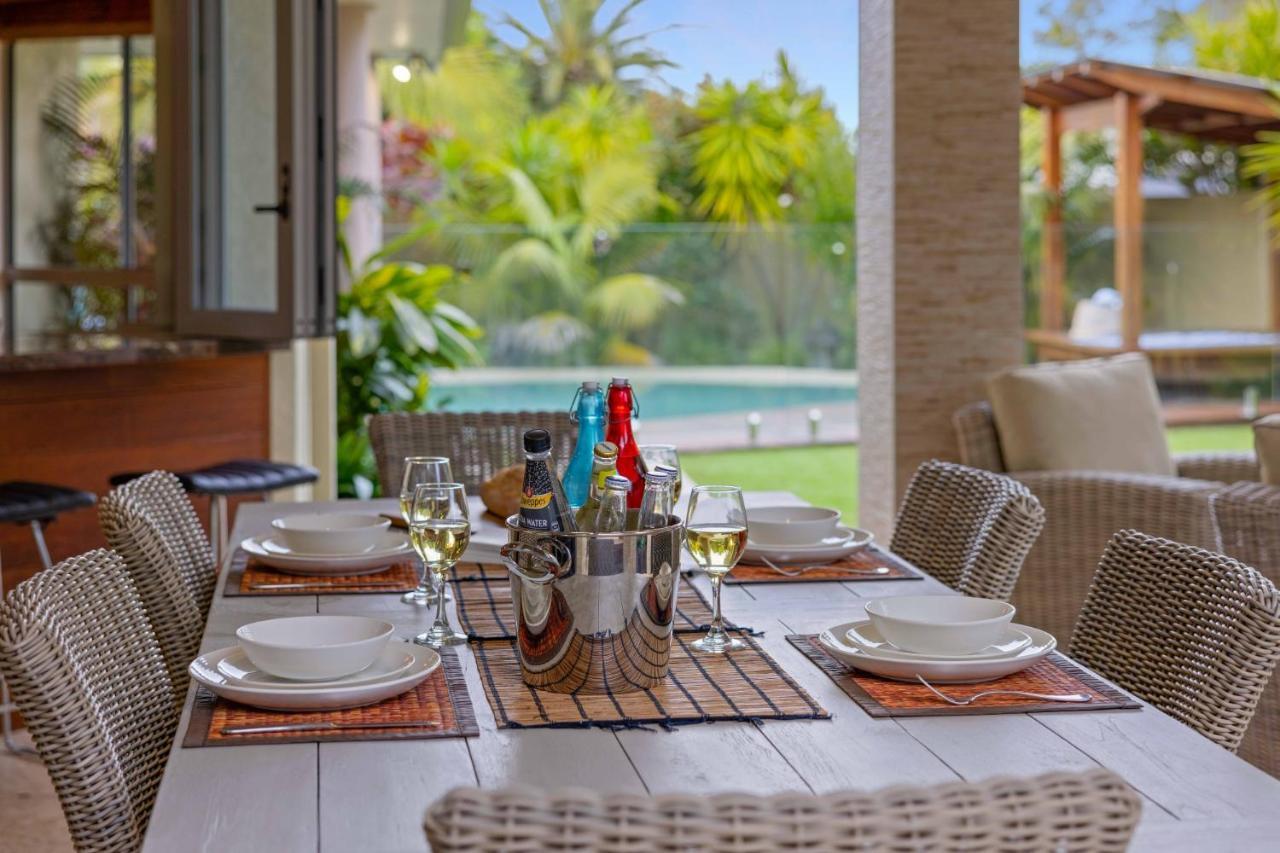 Riverside Breeze - Luxury Family Retreat With Pool Port Macquarie