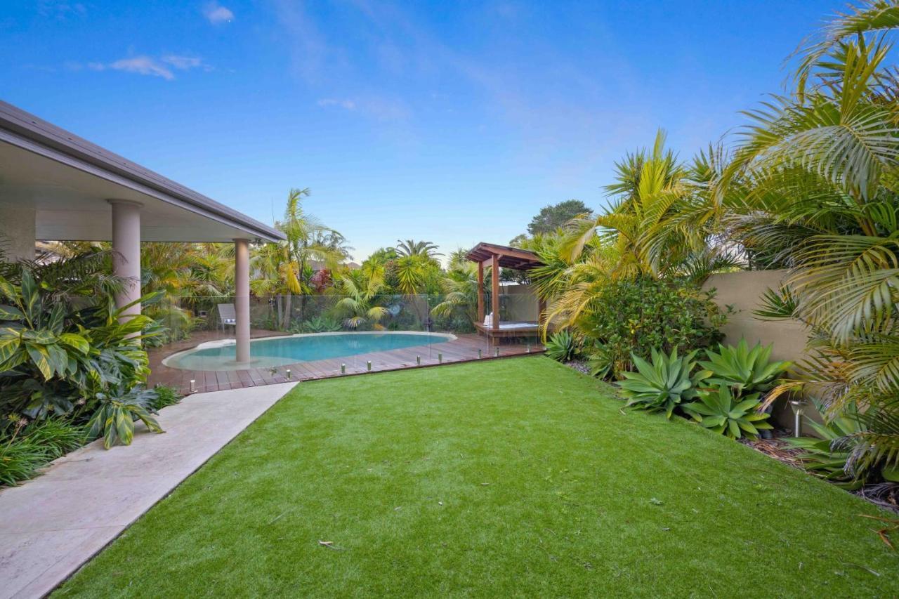 Casa de férias Riverside Breeze - Luxury Family Retreat With Pool