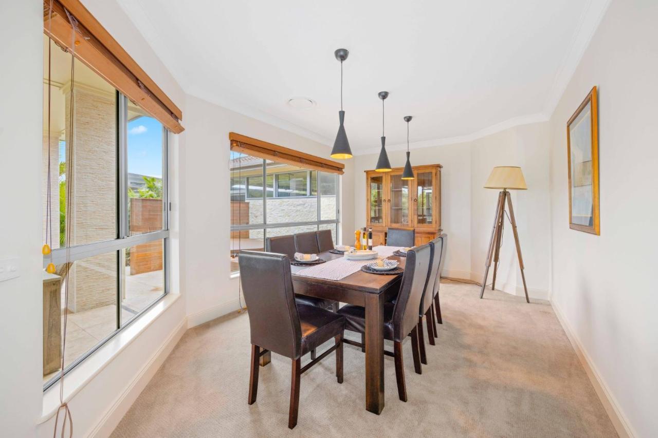 Riverside Breeze - Luxury Family Retreat With Pool Casa de férias Port Macquarie