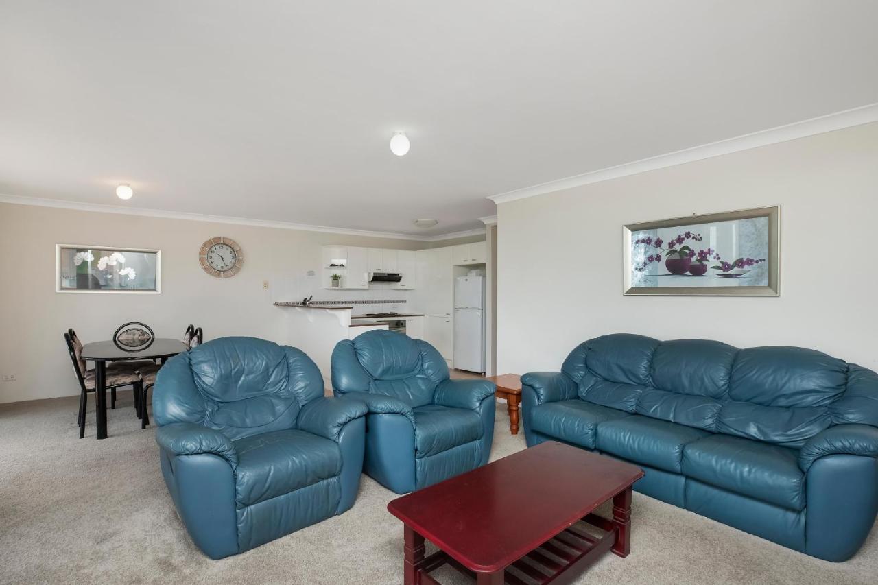 Westport Palms 2 *