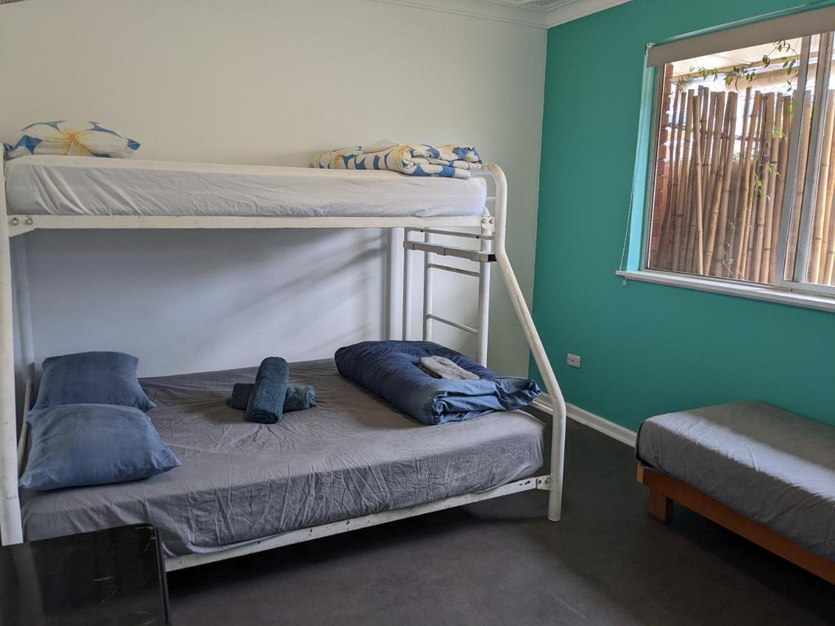 Ozzie Pozzie Backpackers - Yha Hostel