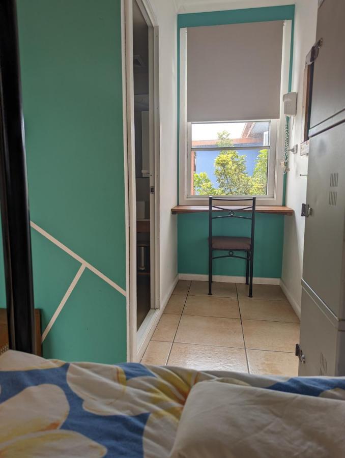 Hostel Ozzie Pozzie Backpackers - Yha Port Macquarie