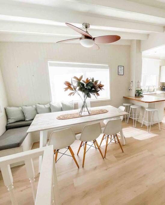 Seaside Serenity~gamesroom~hotspa! Holiday home Port Macquarie