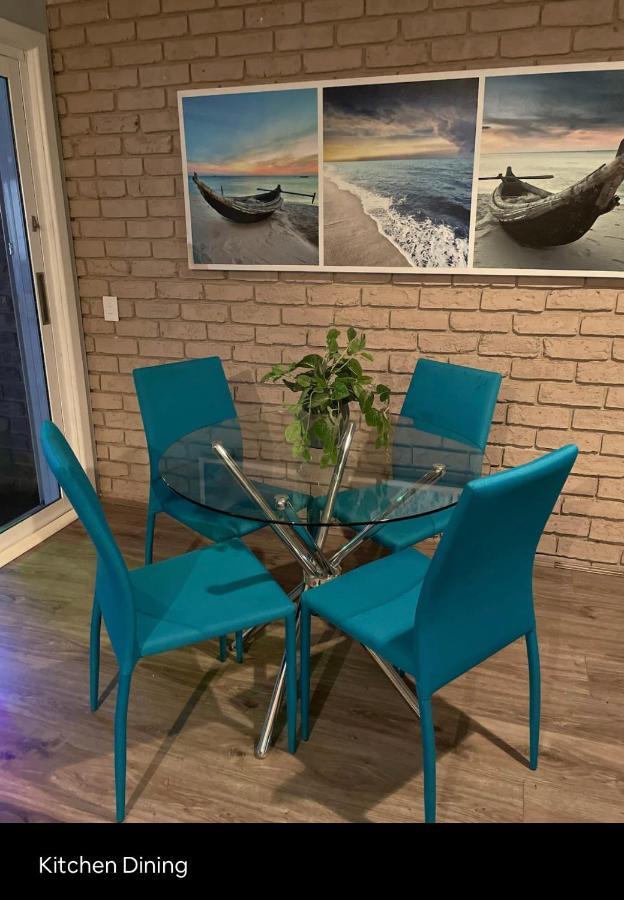5 Oclock Somewhere 6br Sleeps 18 With Kids Retreat Holiday home Port Macquarie