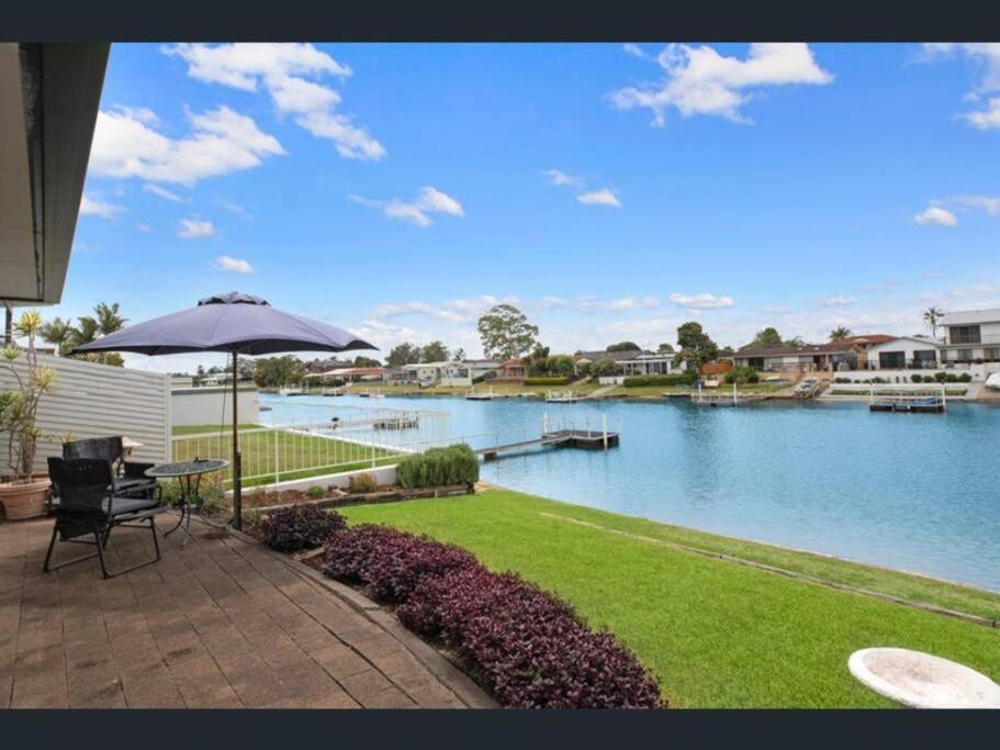 Holiday home Waterfront Bliss *
