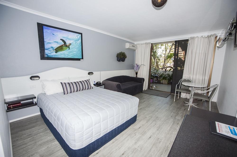 Palm Court Motor Motel