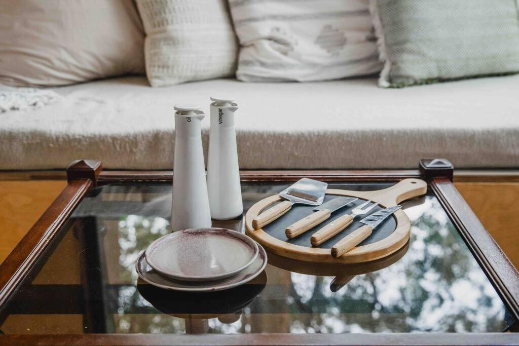 A Tamed Wilderness Apartment *
