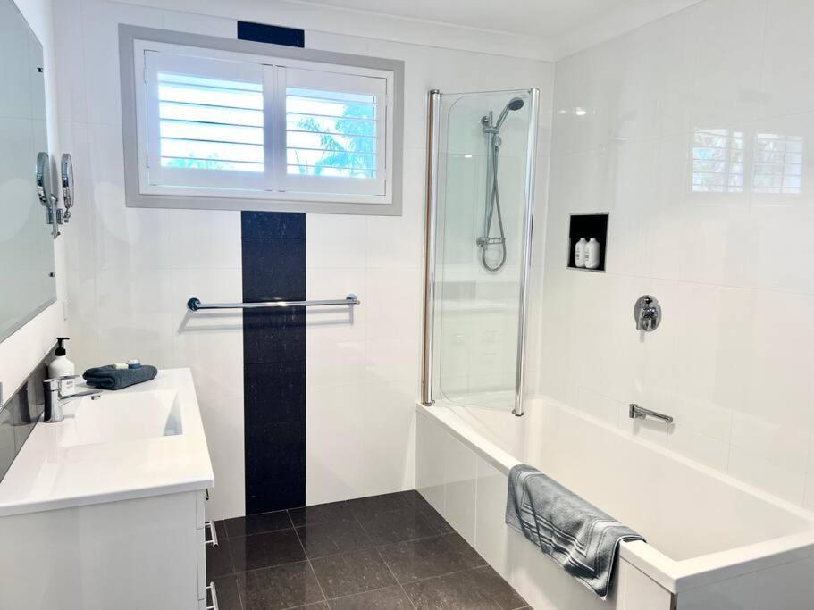 Alkira - Comfy With Pool * Port Macquarie