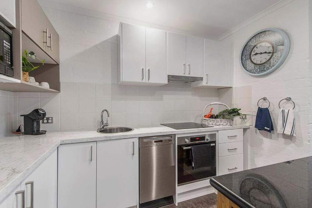 Portsea - 5, Modern, Common Pool, Flynns Apartment Port Macquarie