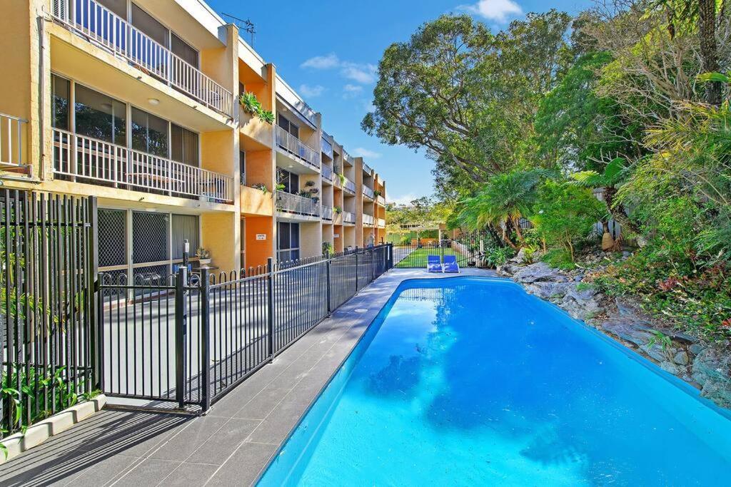 Portsea - 5, Modern, Common Pool, Flynns Apartment