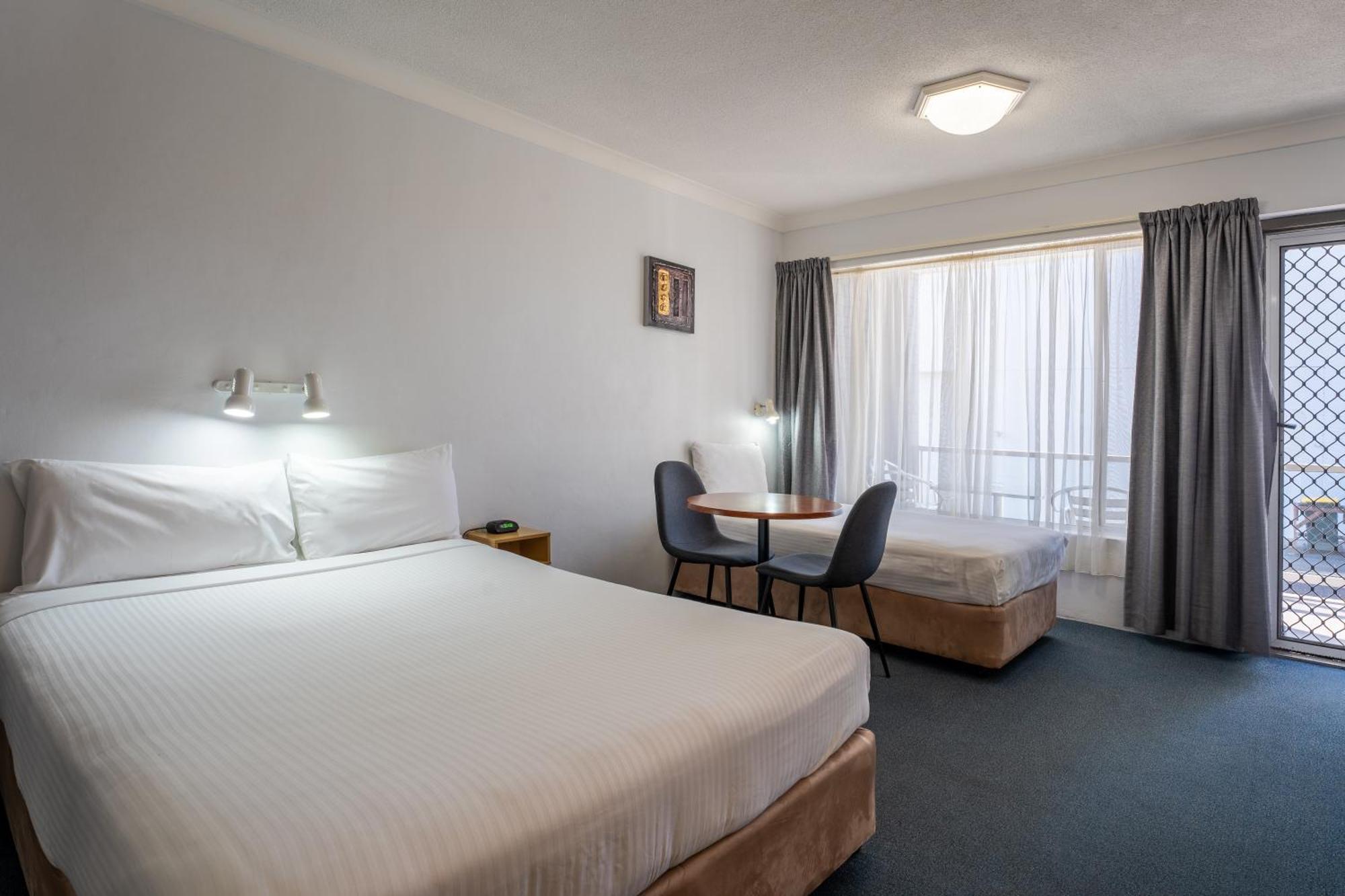 Port Aloha Motel 3*