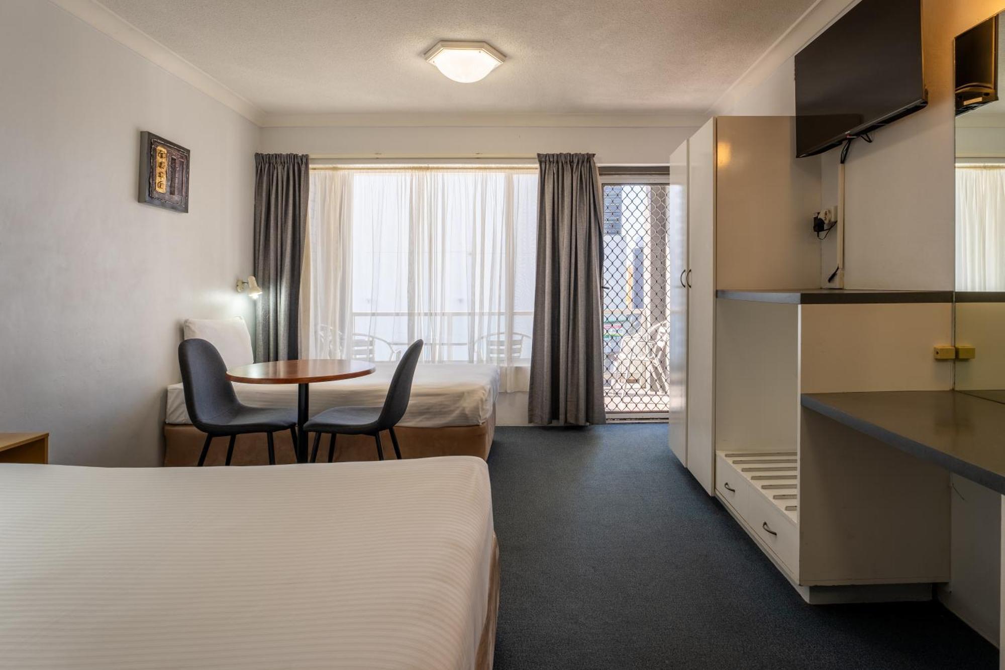 Port Aloha Motel 3*