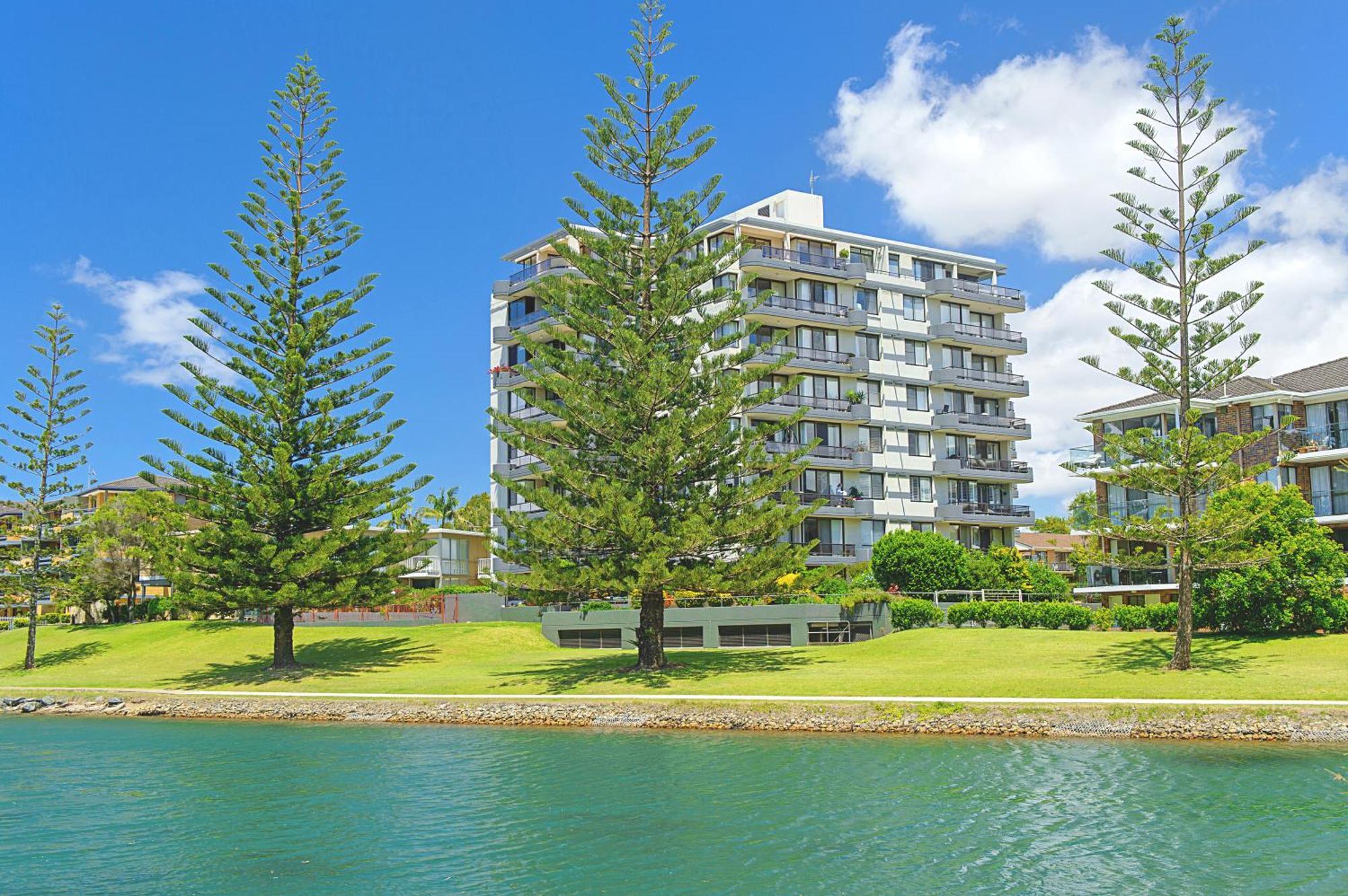 Sundial 202 8-10 Hollingworth Street * Port Macquarie